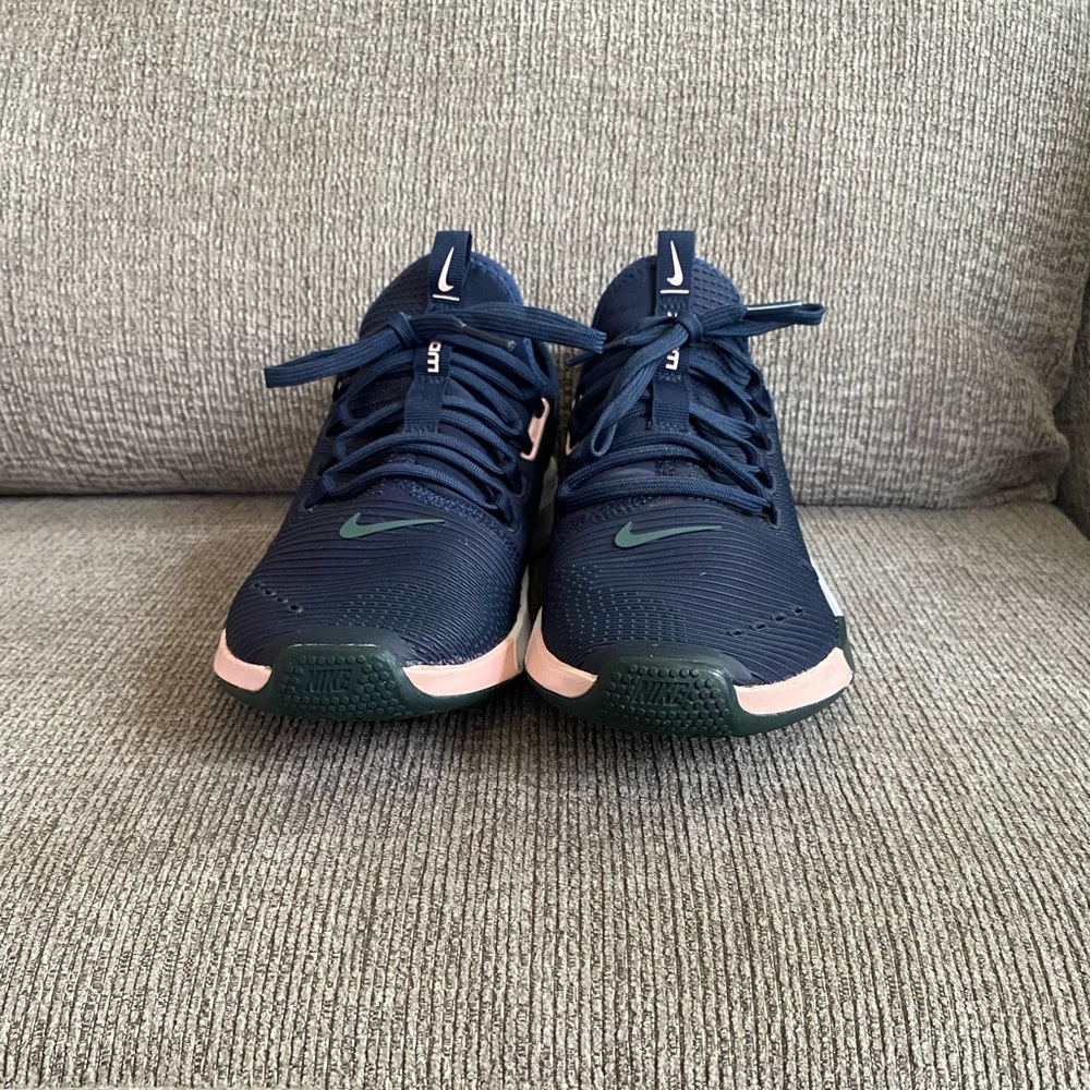 Nike Air Zoom Elevate- womens size 7
